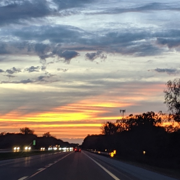 Meet your Posher, Lauren - Picture 1 of 1